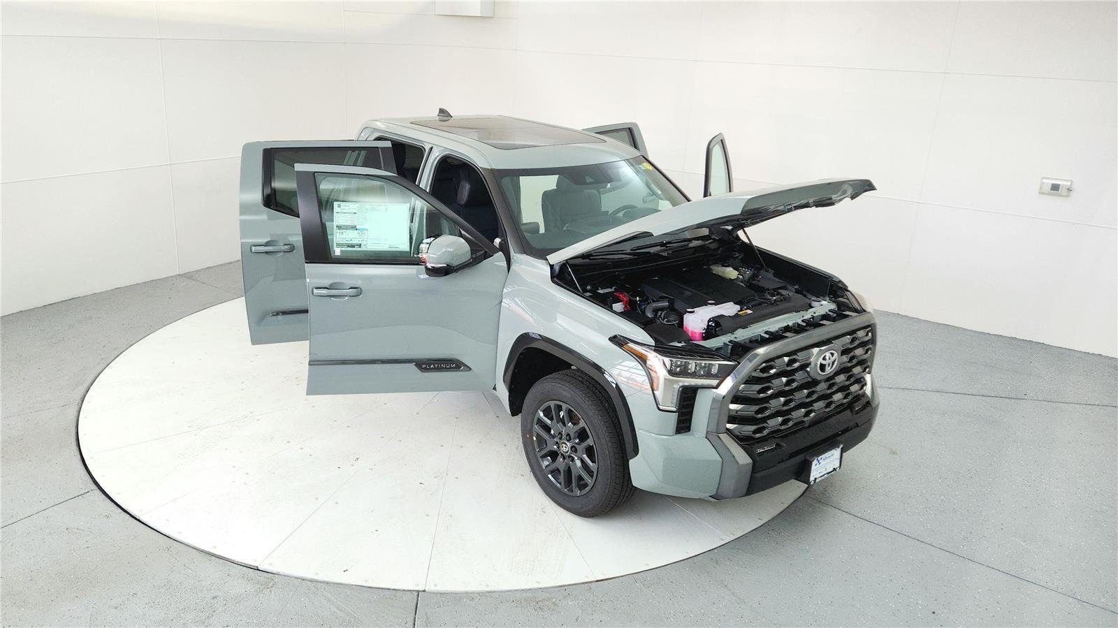 2025 Toyota Tundra Platinum - Photo 17