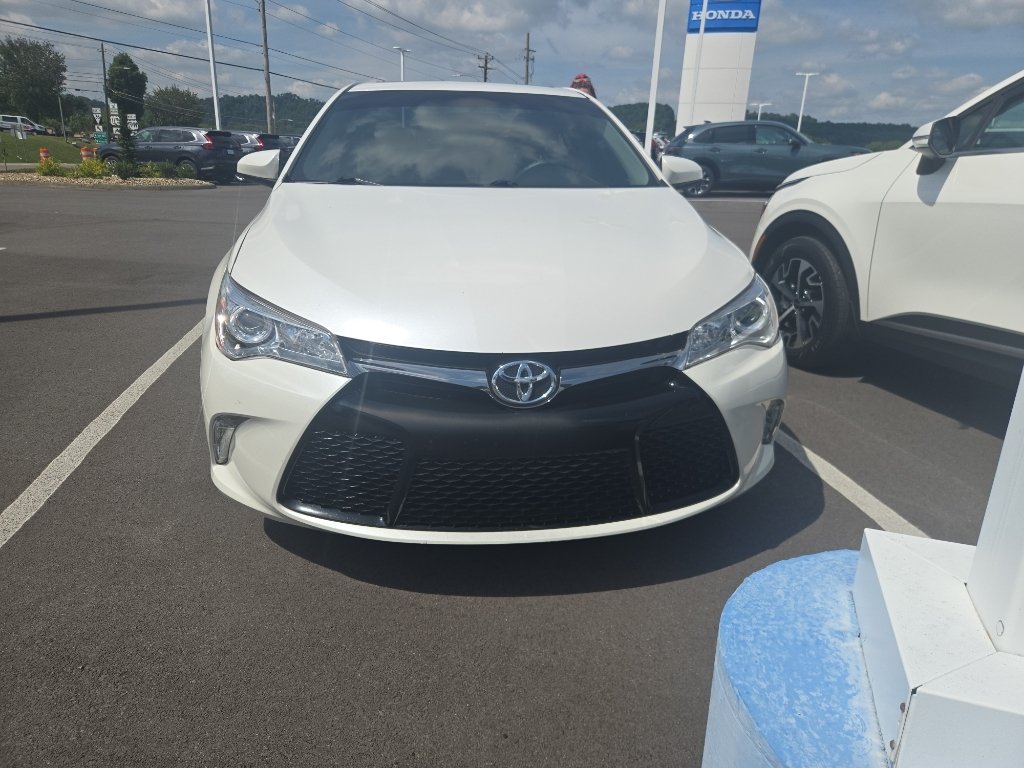 Used 2015 Blizzard Pearl Toyota XSE image 3