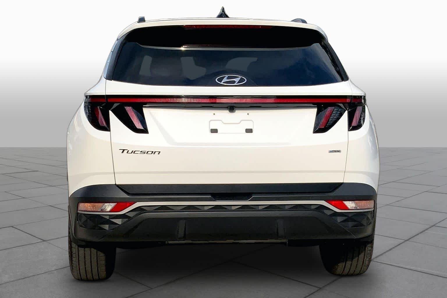 Used 2022 Quartz White Hyundai SEL image 5
