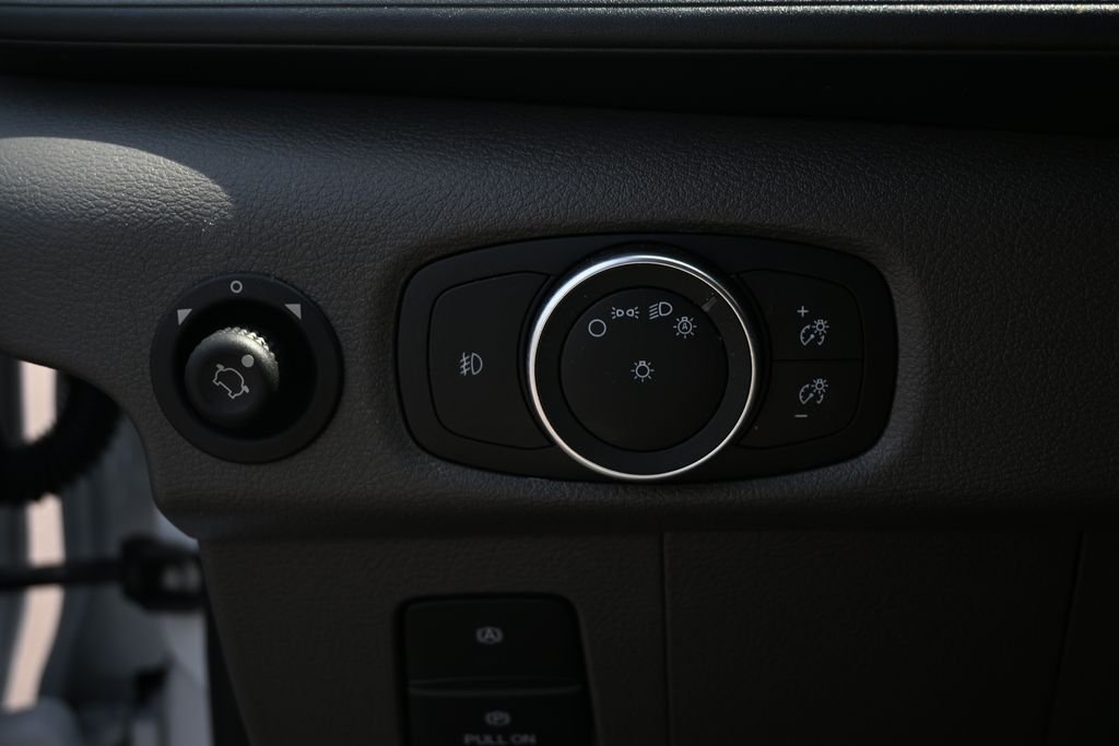 Used 2025 White Ford Base image 9