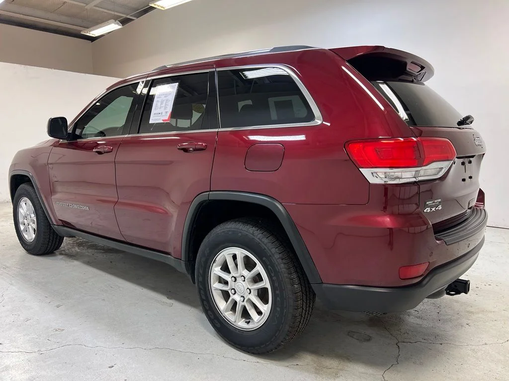 Used 2019 Red Jeep Laredo E image 10
