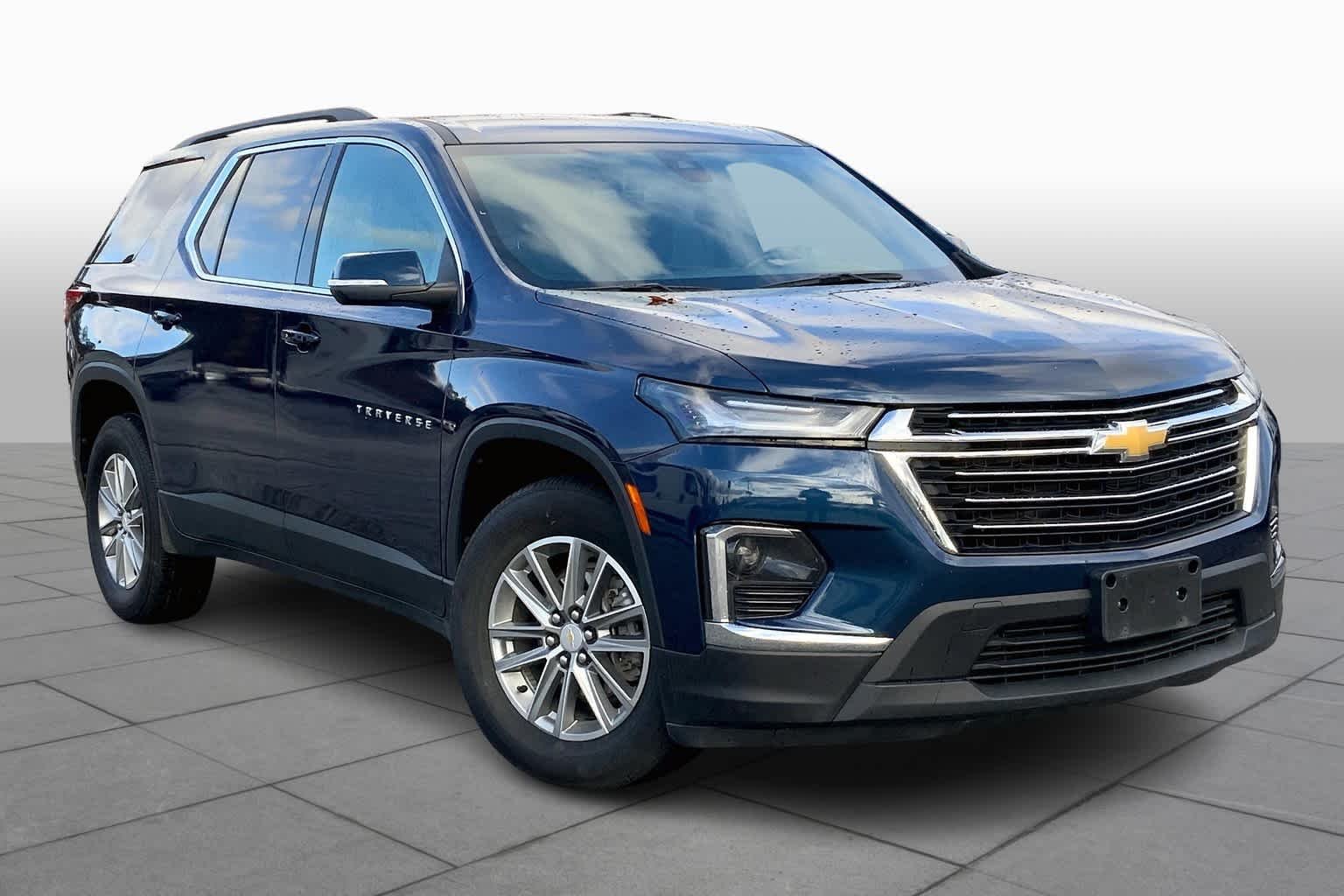 Used 2023 Northsky Blue Metallic Chevrolet LT Cloth image 3