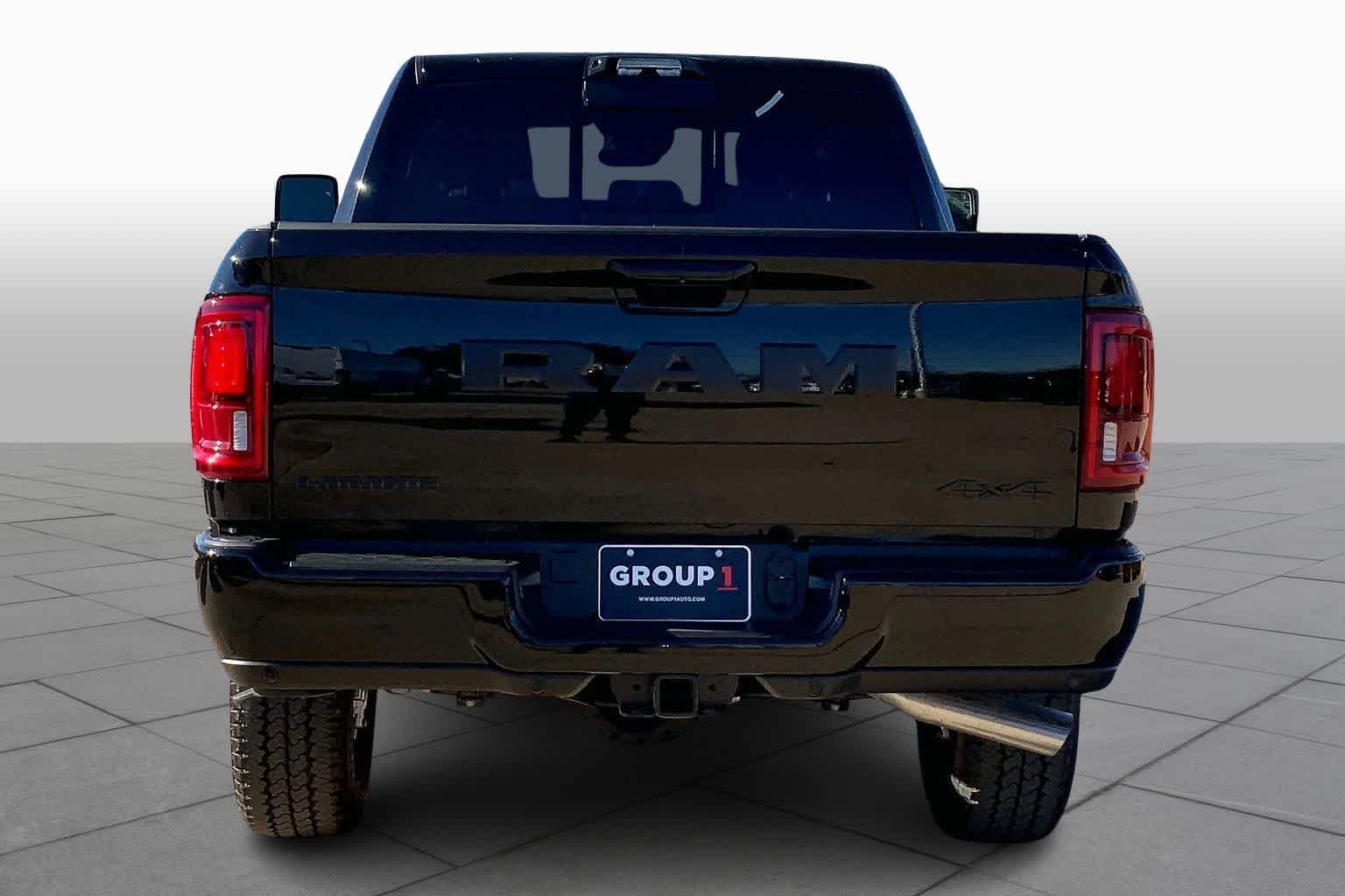 New 2026 Diamond Black Crystal Pearl-Coat Exterior Paint RAM Laramie image 4