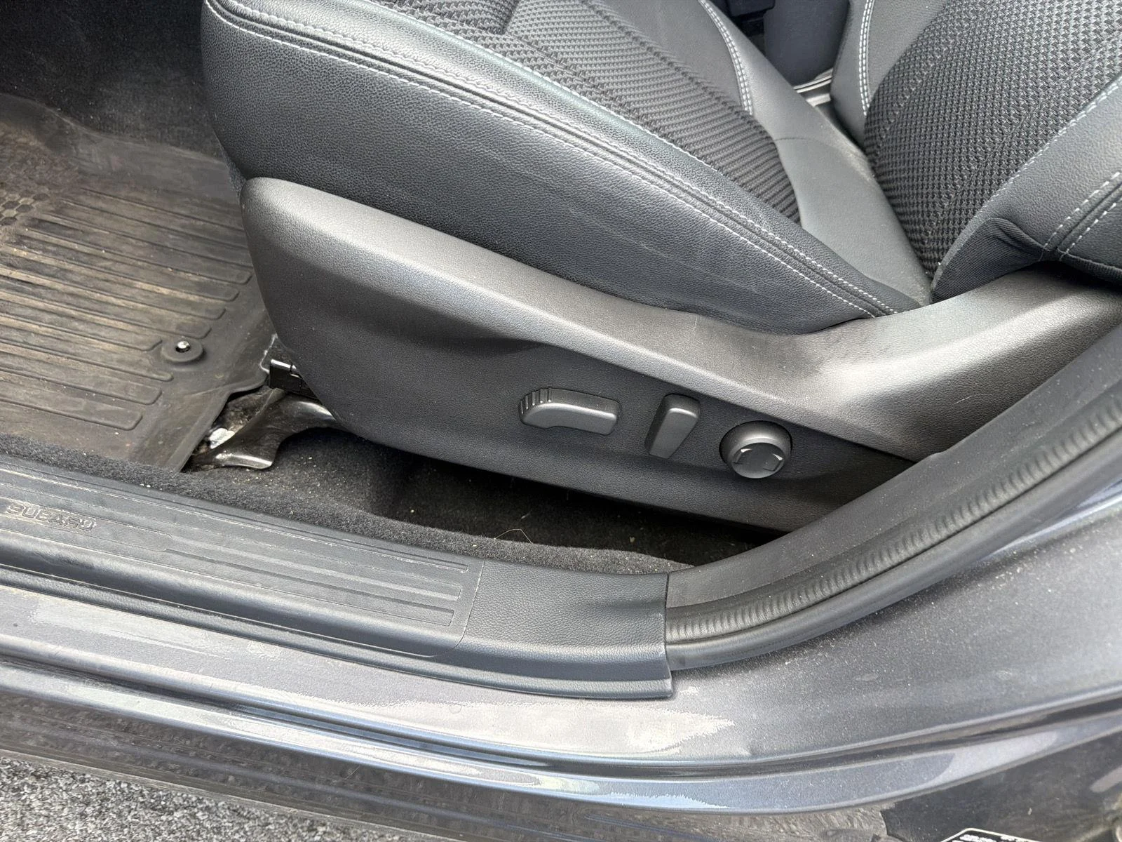 Used 2022 Magnetite Gray Metallic Subaru Premium image 10