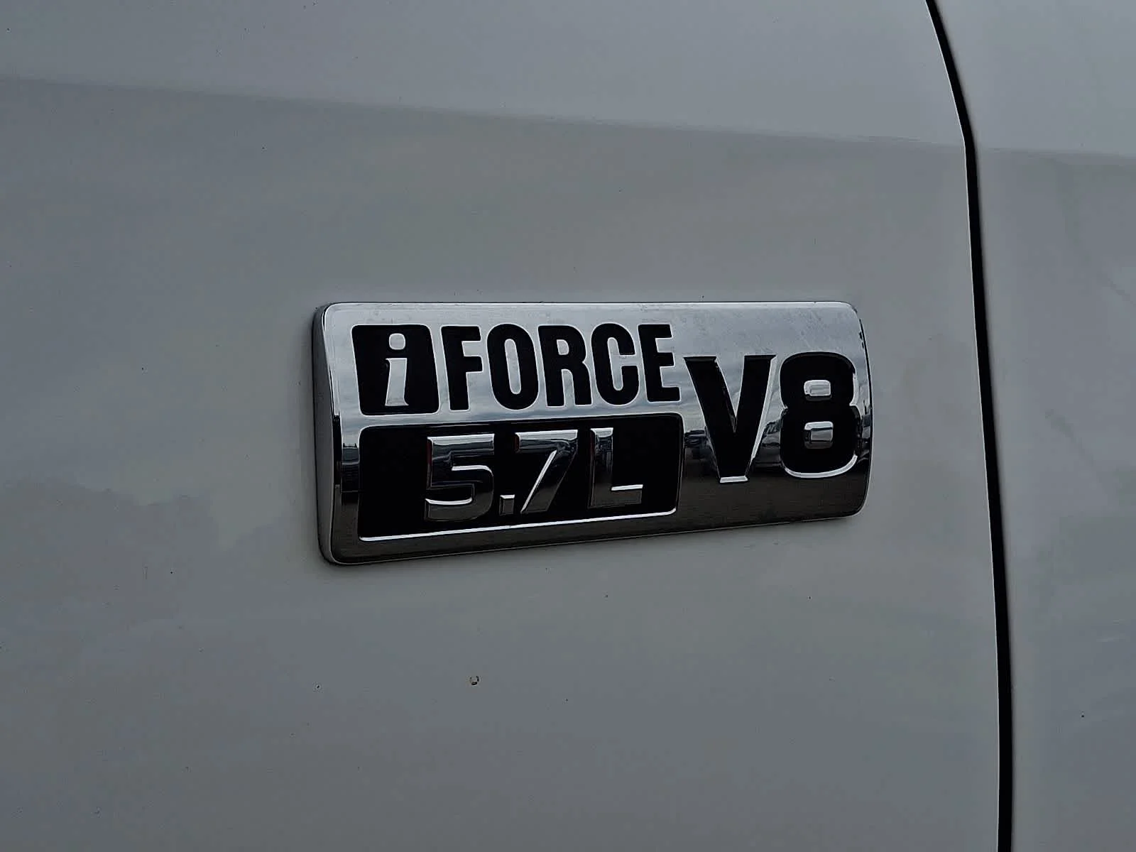 Used 2017 Super White Toyota SR5 image 36