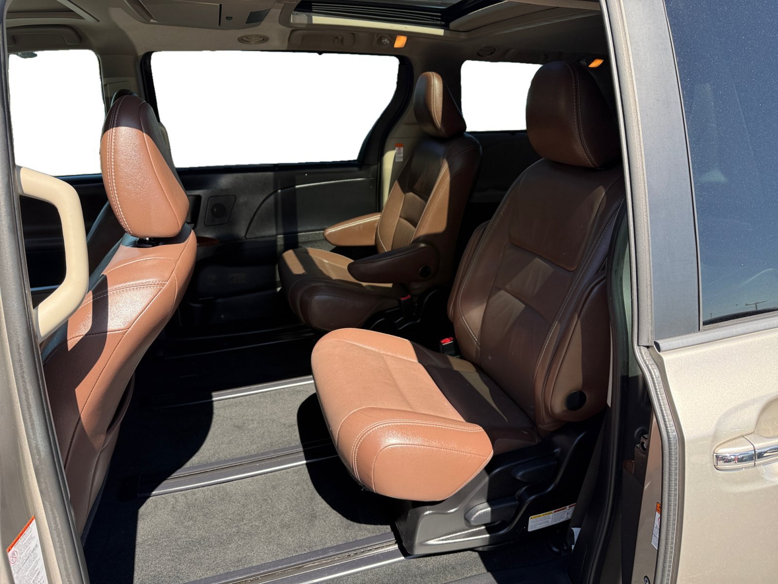 Used 2017 Creme Brulee Toyota Limited Premium image 16