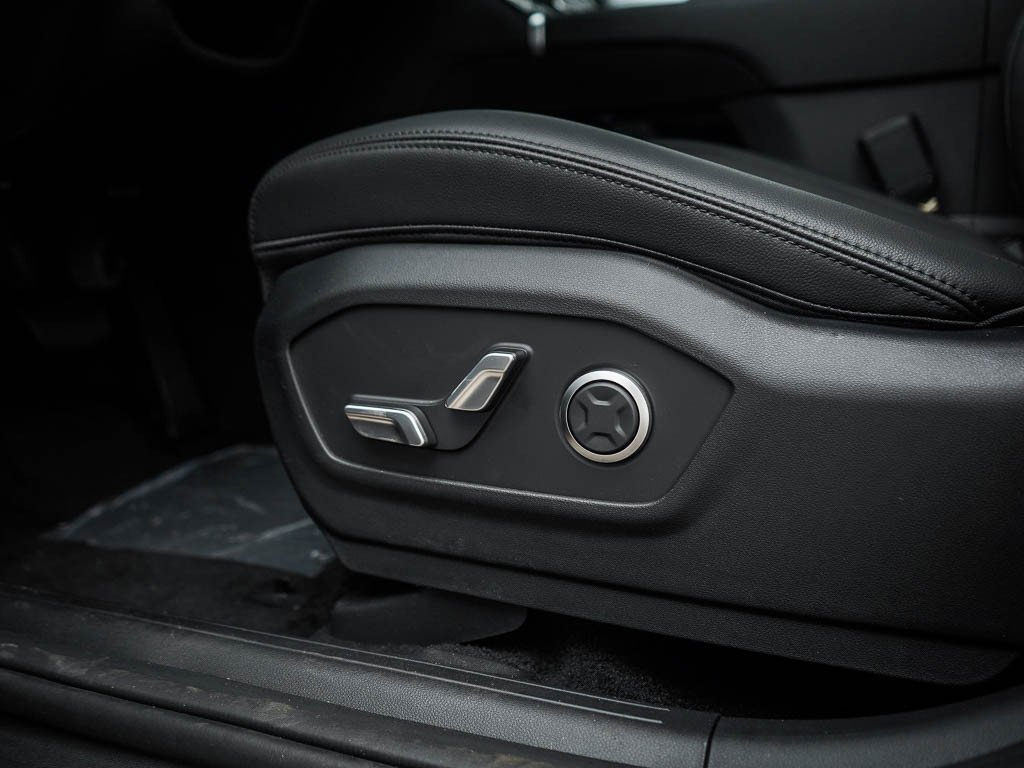 New 2026 Phantom Black Hyundai Limited 7P AWD image 21