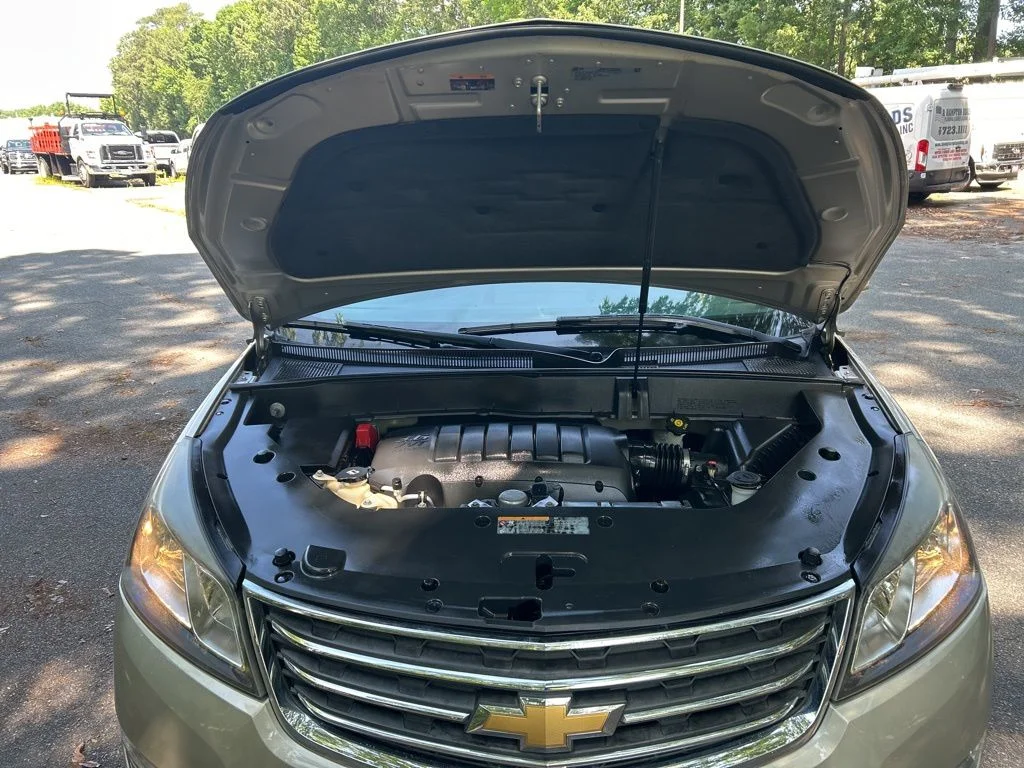Used 2015 Gold Chevrolet LT image 13