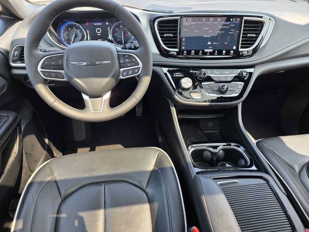 Used 2026 Bright White Clearcoat Chrysler Limited image 5