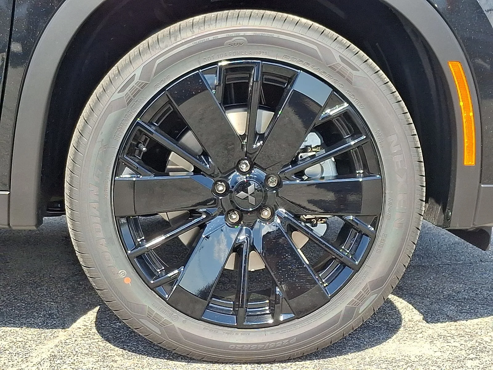New 2026 Black Mitsubishi LE image 8