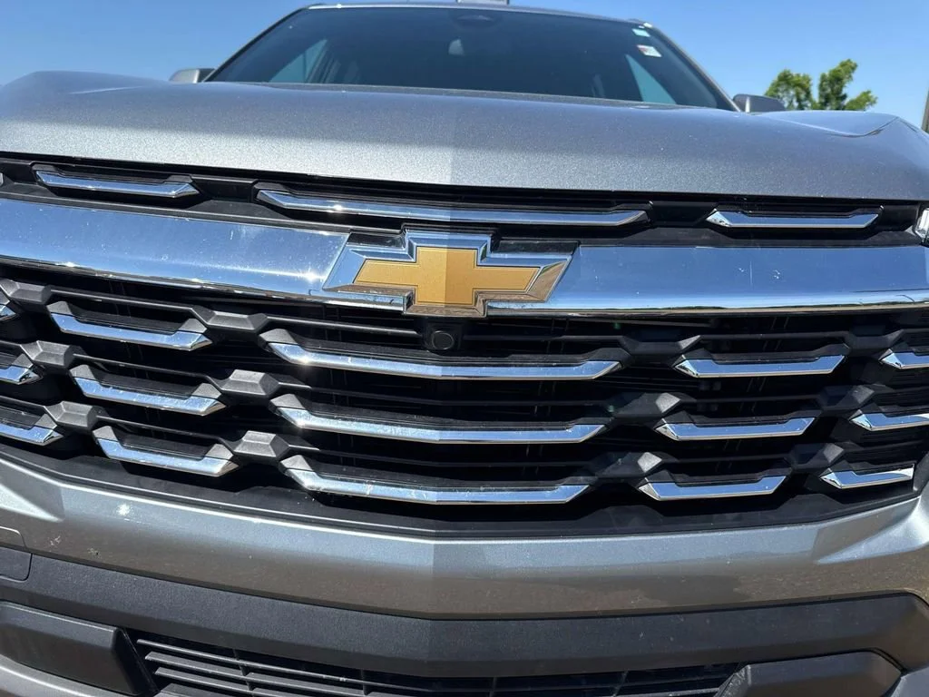 Used 2026 Sterling Gray Metallic Chevrolet LT image 4