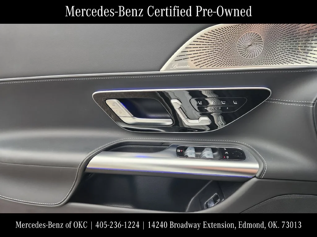 Certified Used 2022 MANUFAKTUR Moonlight White Metallic Mercedes-Benz SL 63 AMG® image 18