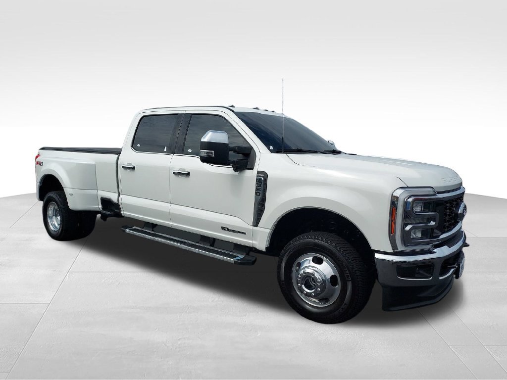 Used 2025 White Ford Lariat image 7