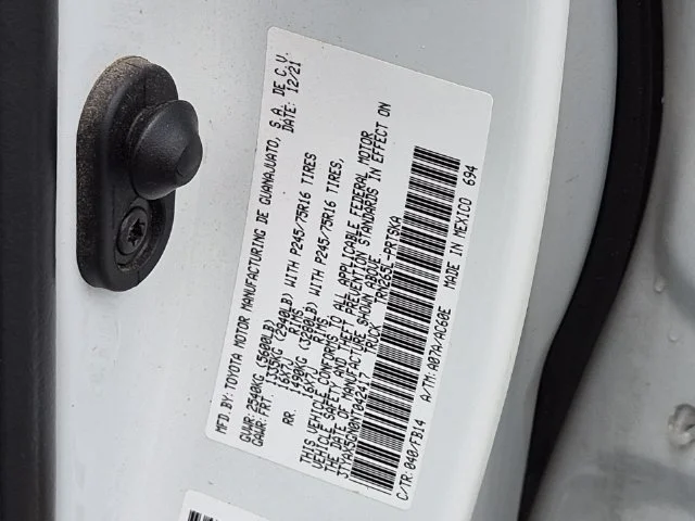 Used 2022 White Toyota SR image 38