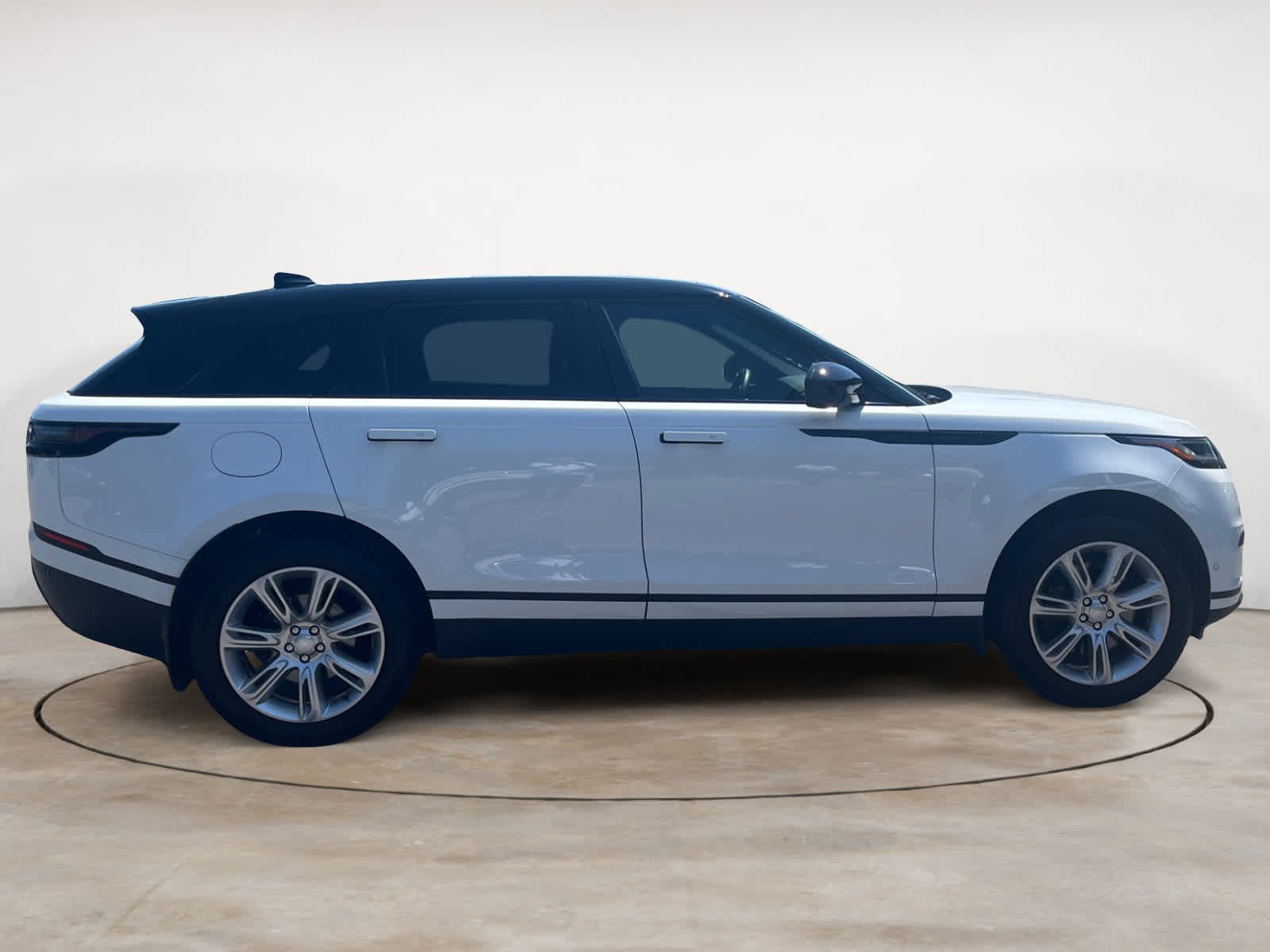 Certified Used 2026 Fuji White Land Rover S image 6
