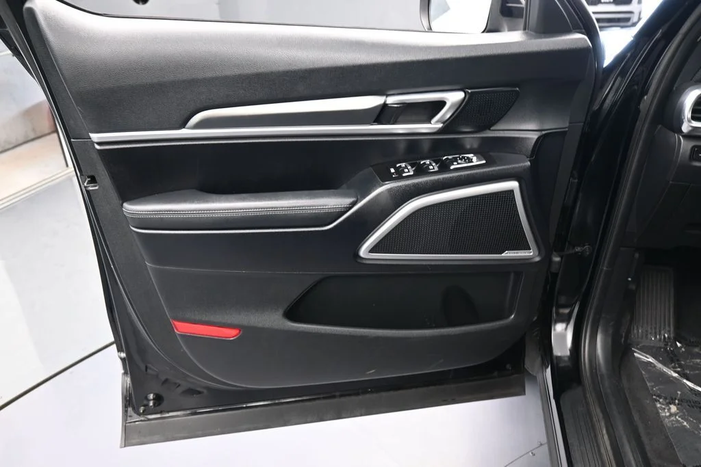 Used 2022 Ebony Black Kia LX image 12