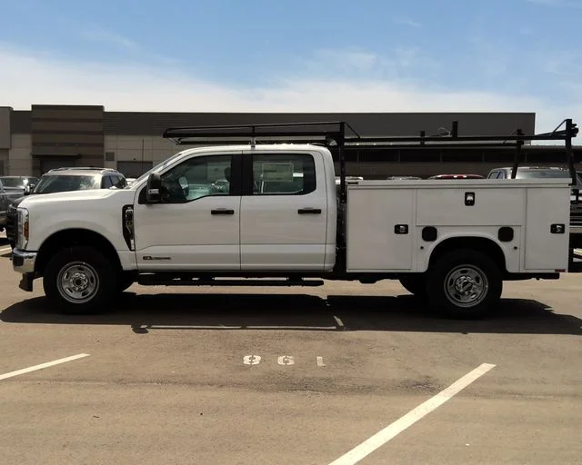 New 2026 Oxford White Ford XL image 3