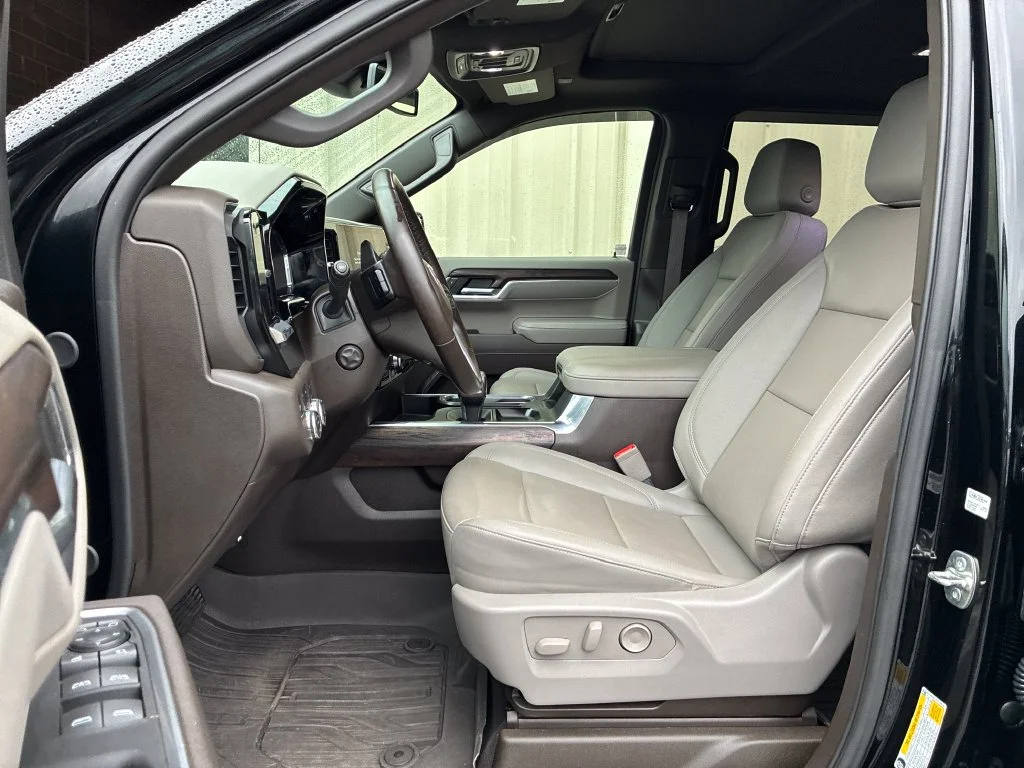 Used 2025 Black GMC SLT image 18