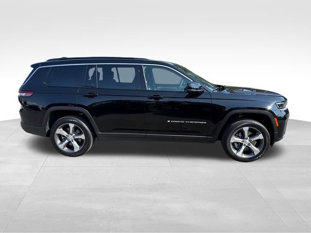 New 2026 Diamond Black Crystal Pearlcoat Jeep Limited image 8