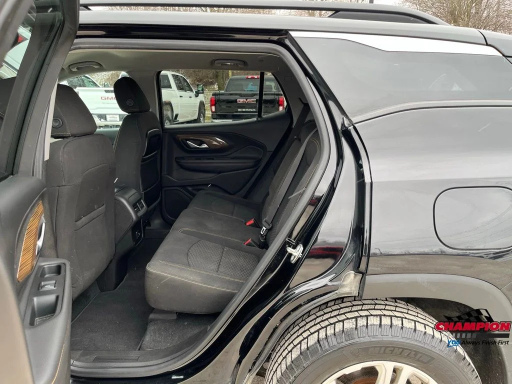 Used 2018 Black GMC SLE image 33