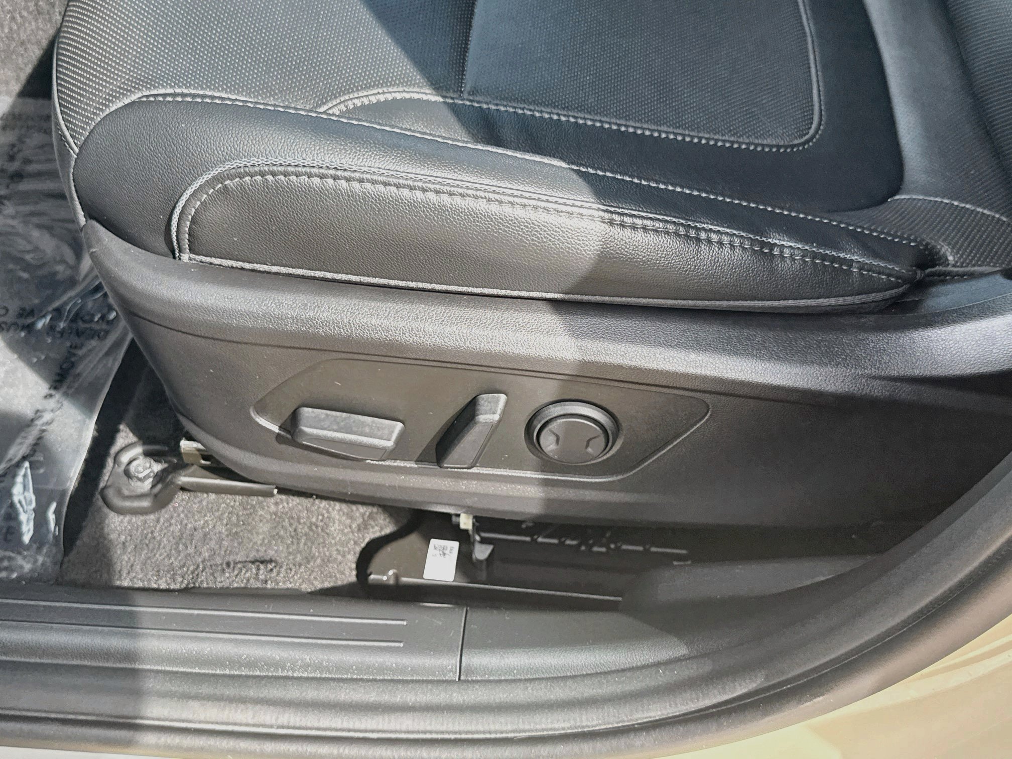 Used 2024 California Sand Hyundai Limited image 15