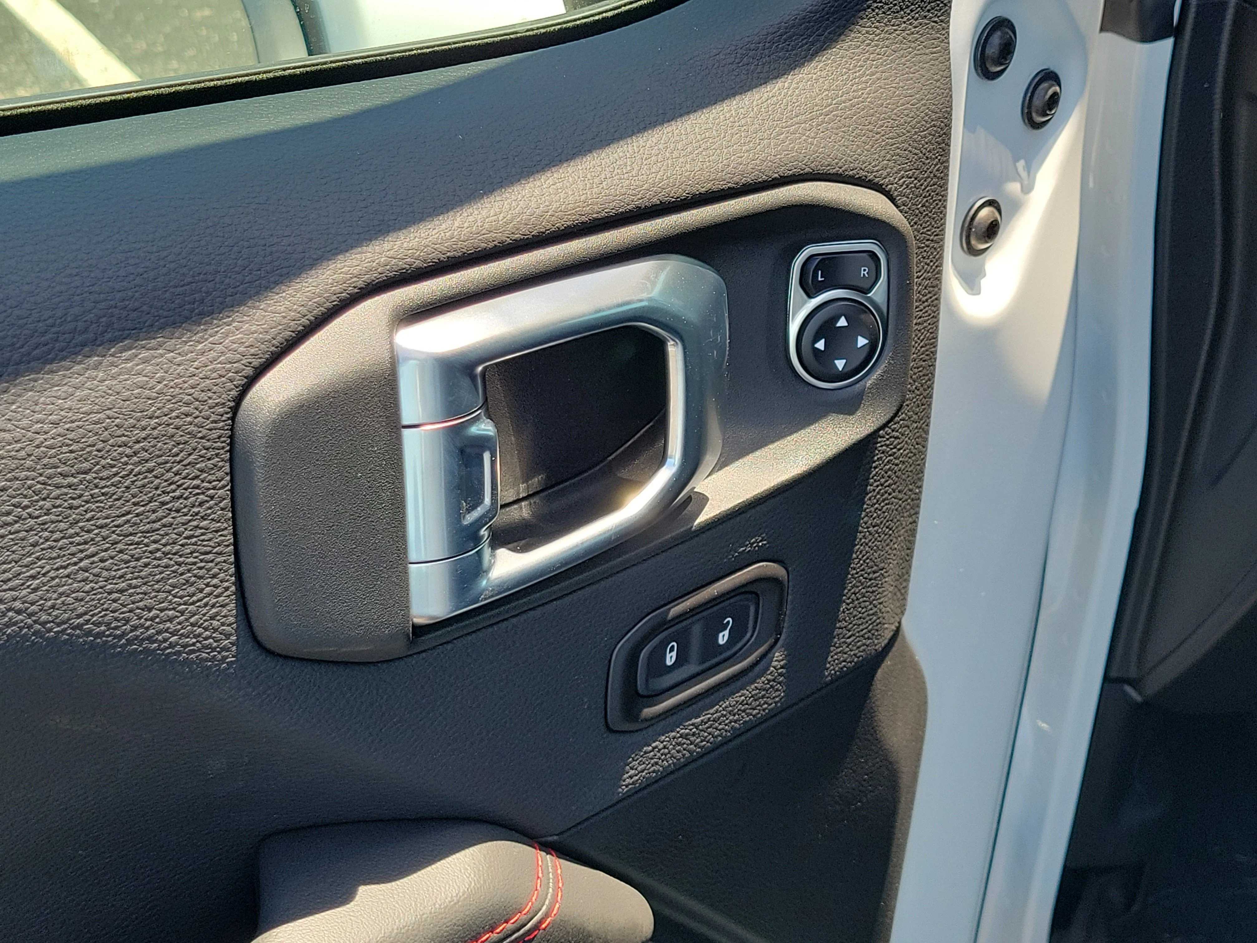 New 2026 Bright White Clearcoat Jeep Rubicon image 16