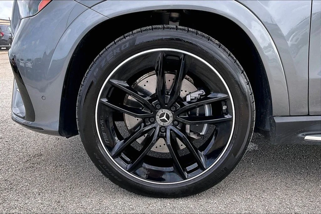 Used 2025 Gray Mercedes-Benz GLE 450 image 34