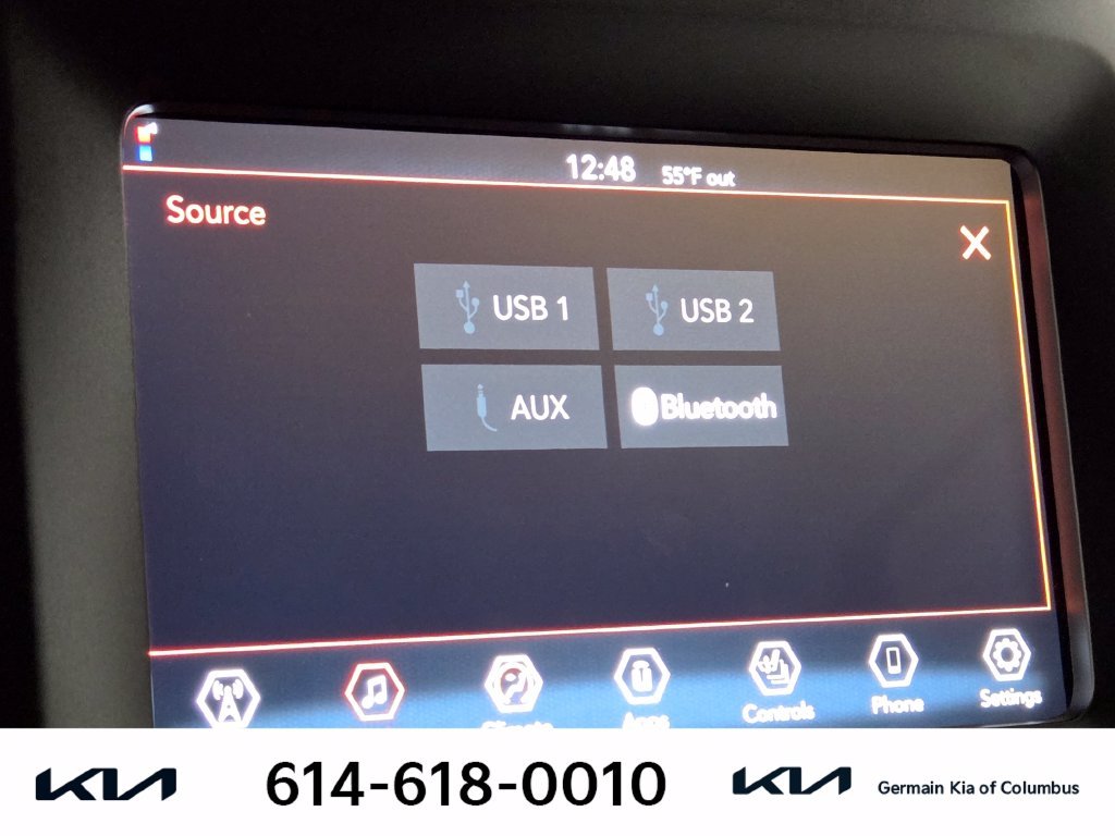Used 2021 Silver Jeep Latitude Lux image 28