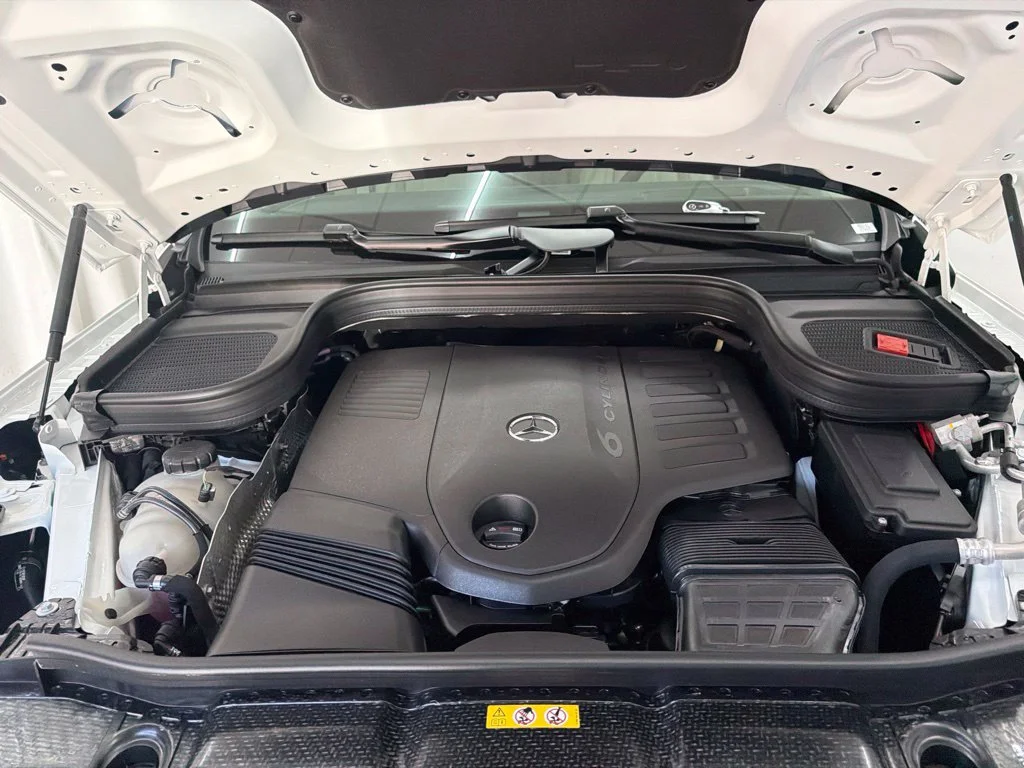 New 2027 White Mercedes-Benz GLS 450 image 32