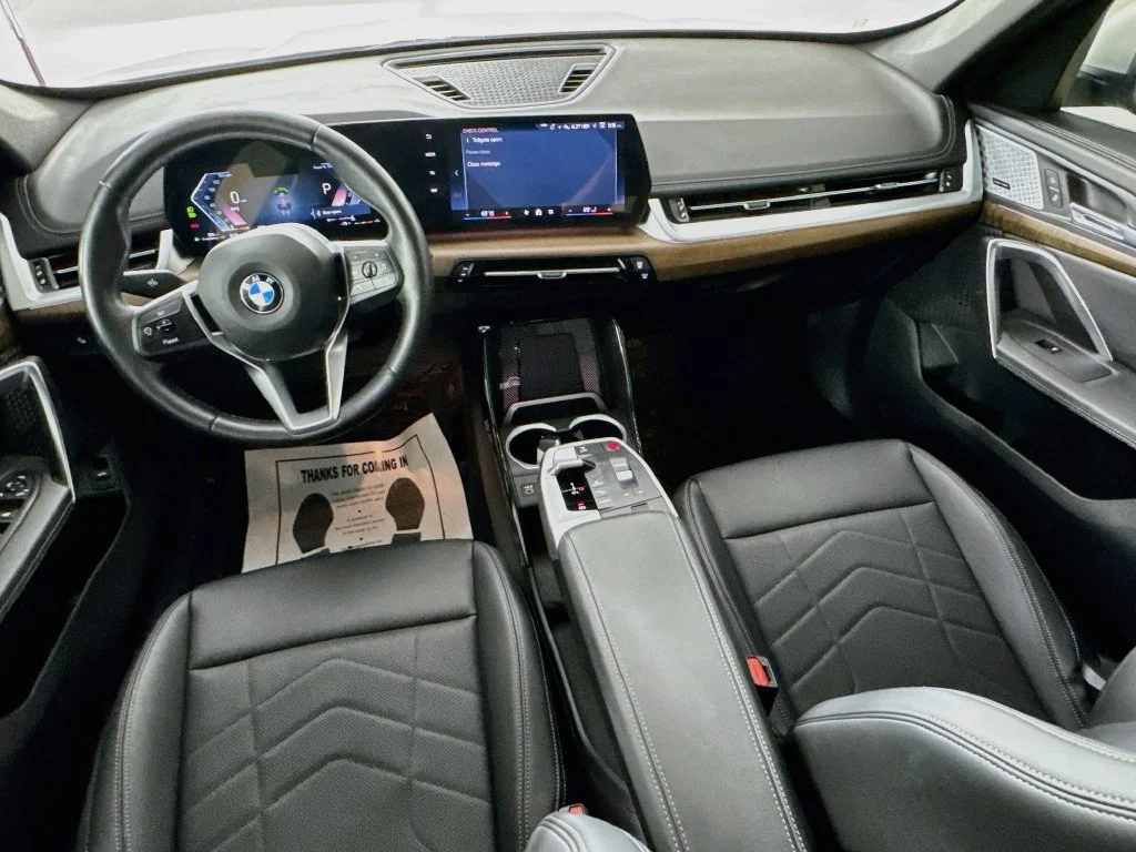 Used 2024 Silver BMW xDrive28i image 25