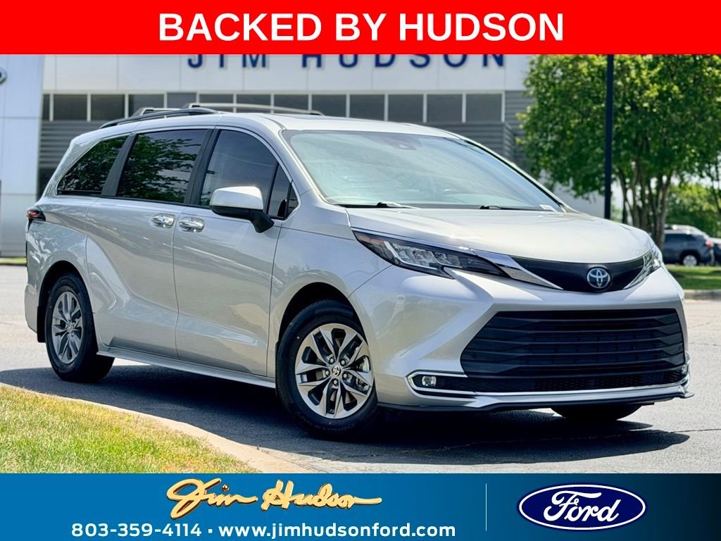 2023 Toyota Sienna XLE