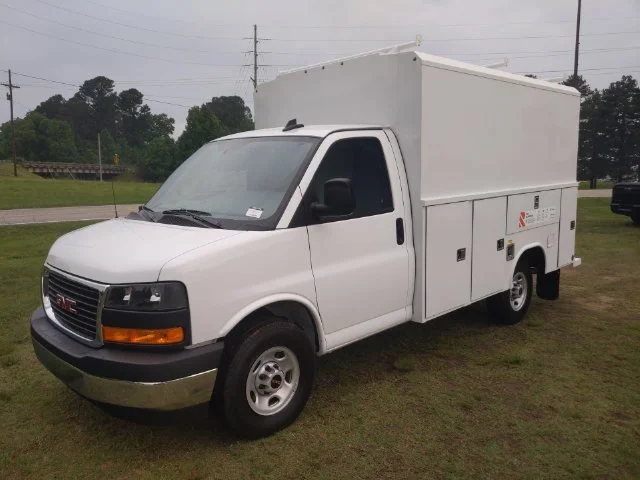 New 2025 Summit White GMC 1WT image 15