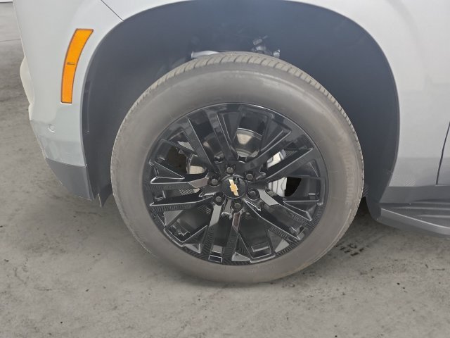 Used 2026 Sterling Gray Metallic Chevrolet Premier image 9