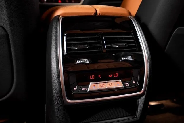Used 2025 Black Sapphire Metallic BMW M60i image 29