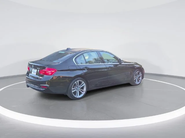 Used 2018 Black BMW 330i image 8