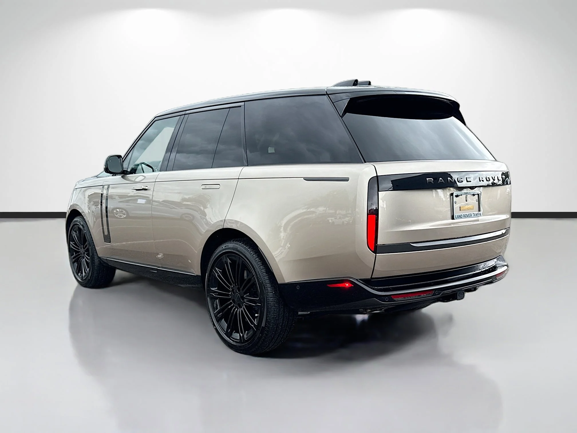 New 2026 Sunset Gold SV Bespoke Ultra Metallic Gloss Land Rover Autobiography image 3