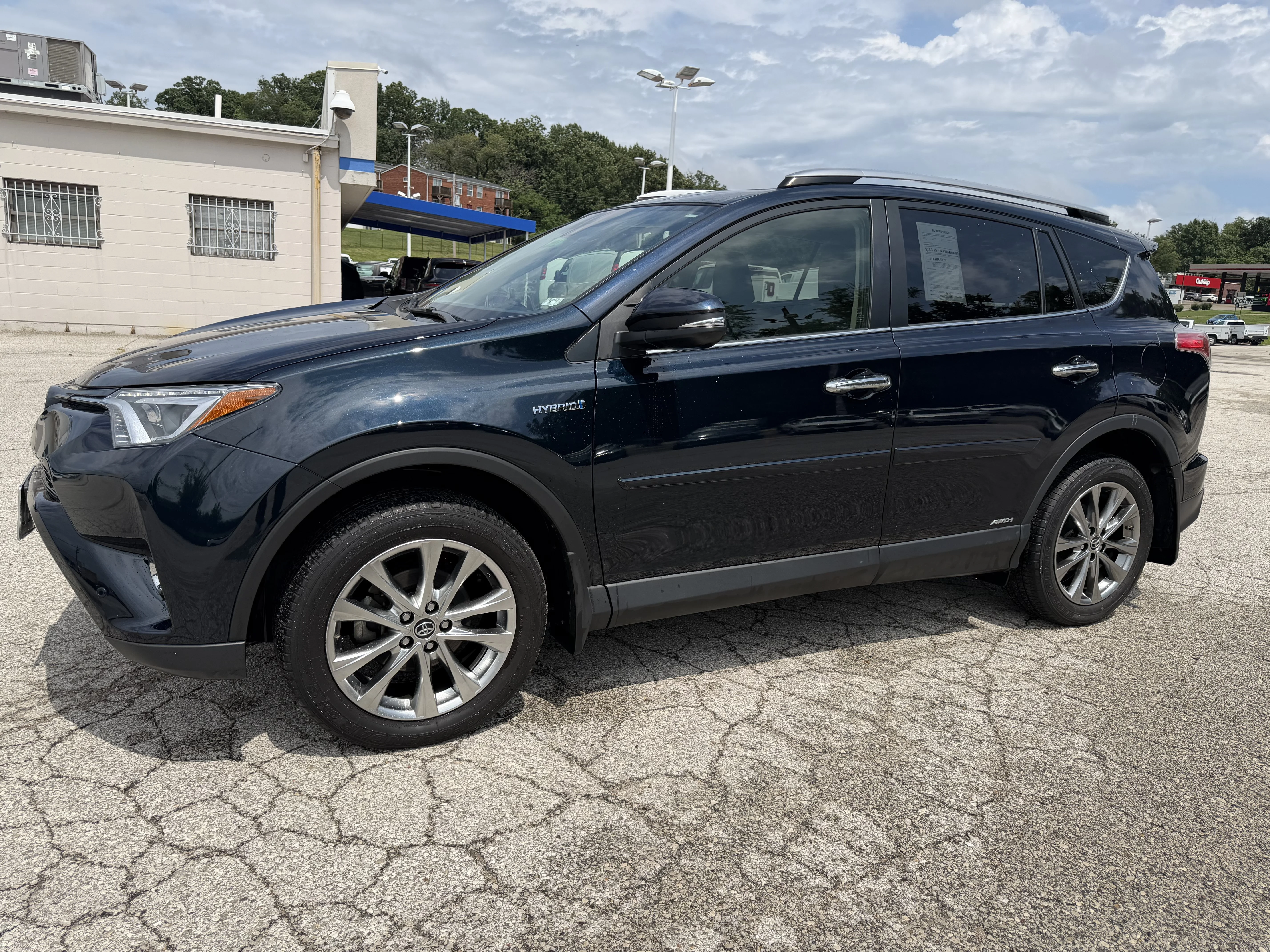 Used 2018 Aqua Toyota Hybrid Limited image 3