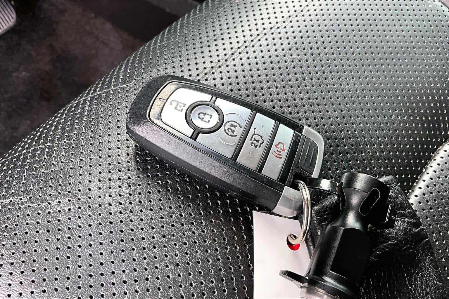 Used 2019 Agate Black Metallic Ford Platinum image 14