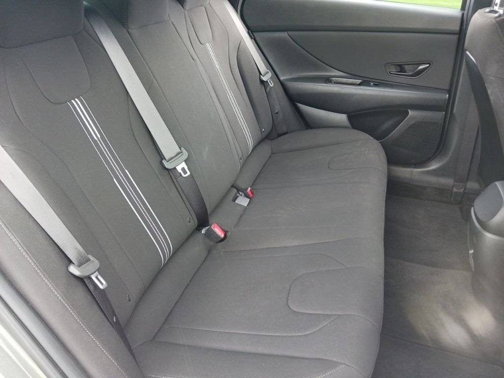 2025 Hyundai Elantra SEL - Photo 18