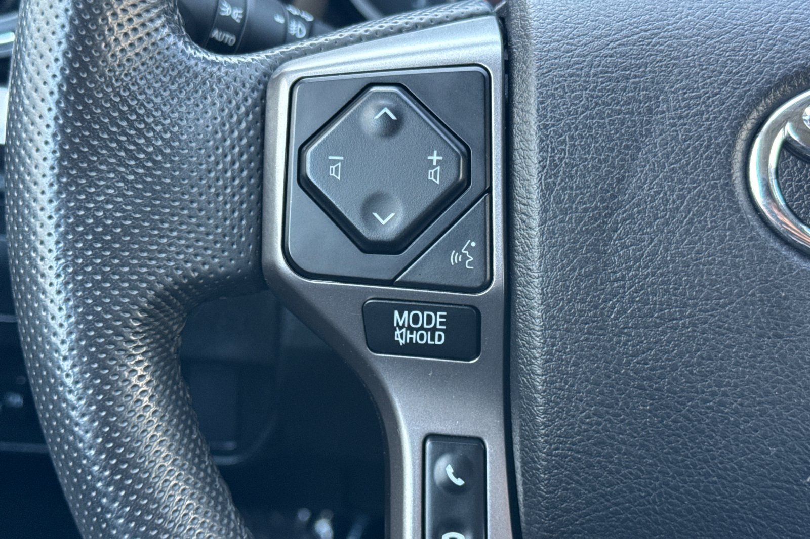Certified Used 2022 Silver Toyota SR5 image 29