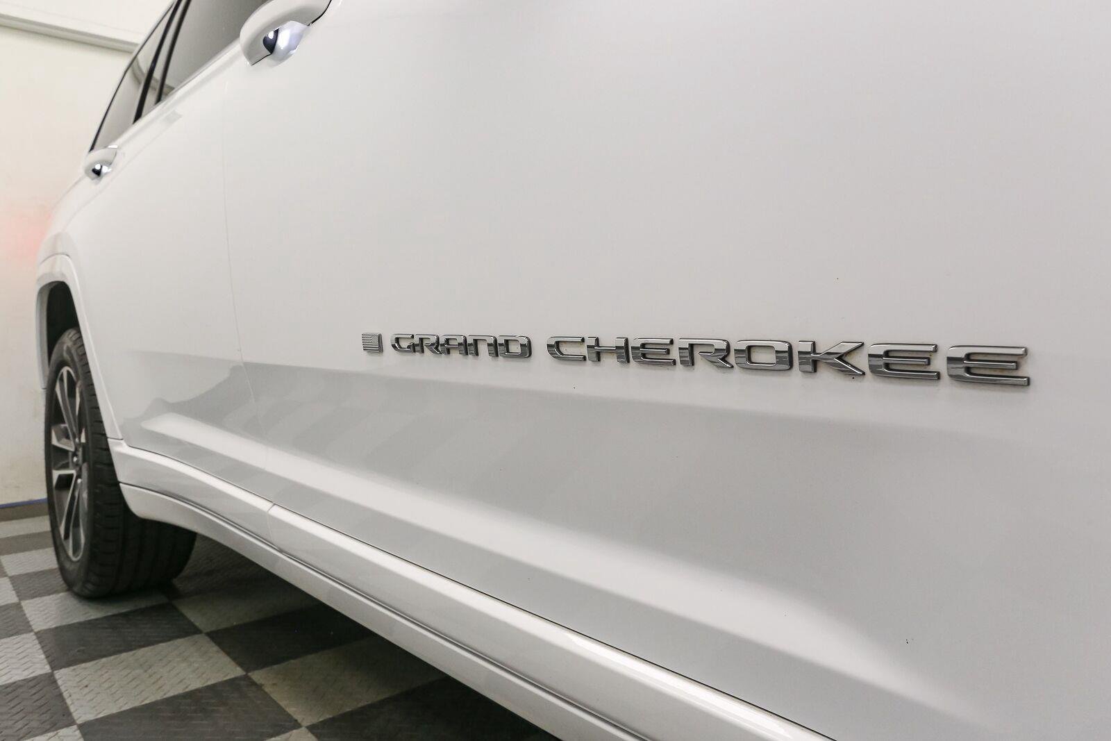 Used 2022 Bright White Clearcoat Jeep Overland image 8