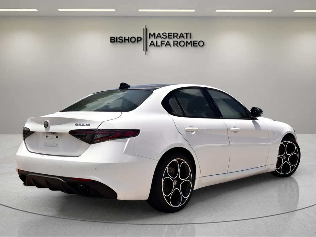 New 2026 White Alfa Romeo Base image 5