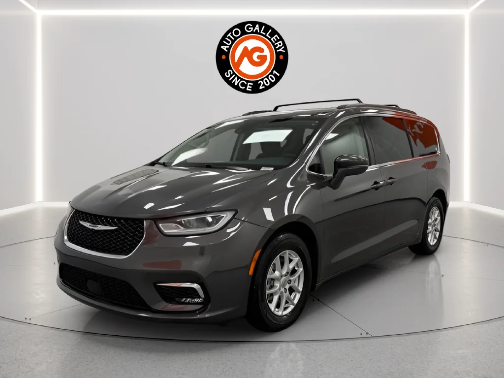 Used 2022 Gray Chrysler Touring L image 3