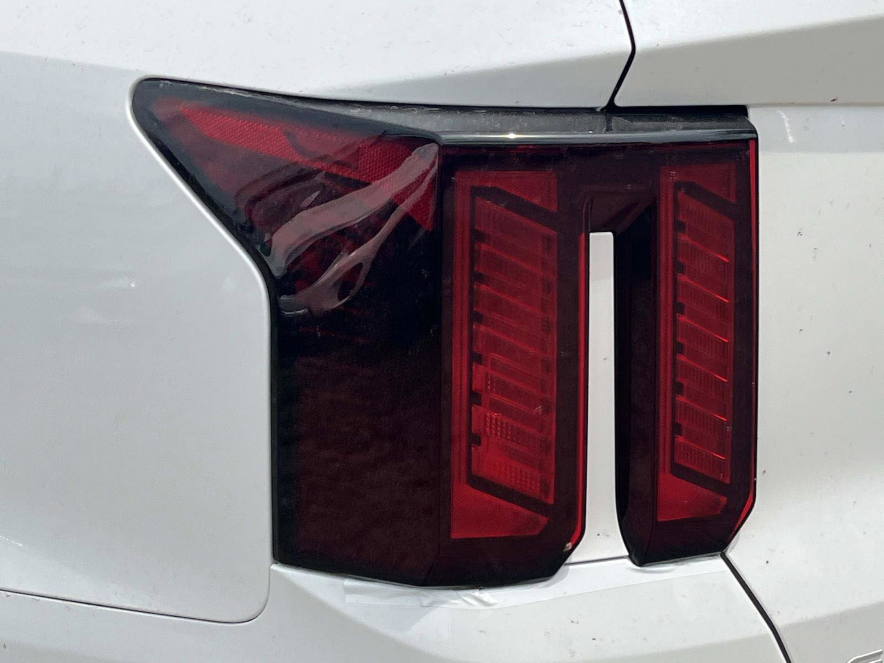 New 2026 Snow White Pearl Kia EX image 10