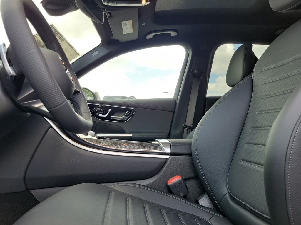 New 2026 Black Mercedes-Benz GLC 300 image 19