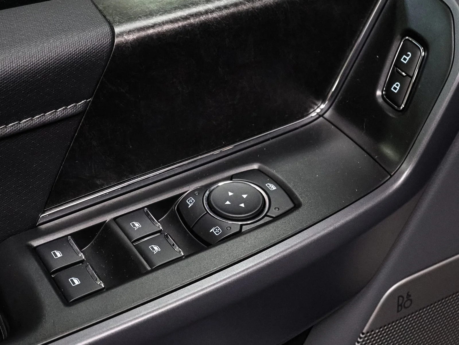 2025 Ford F-150 Lightning Flash - Photo 23