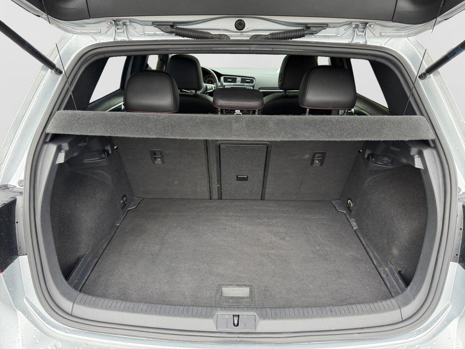 Used 2017 Reflex Silver Metallic Volkswagen Autobahn image 6