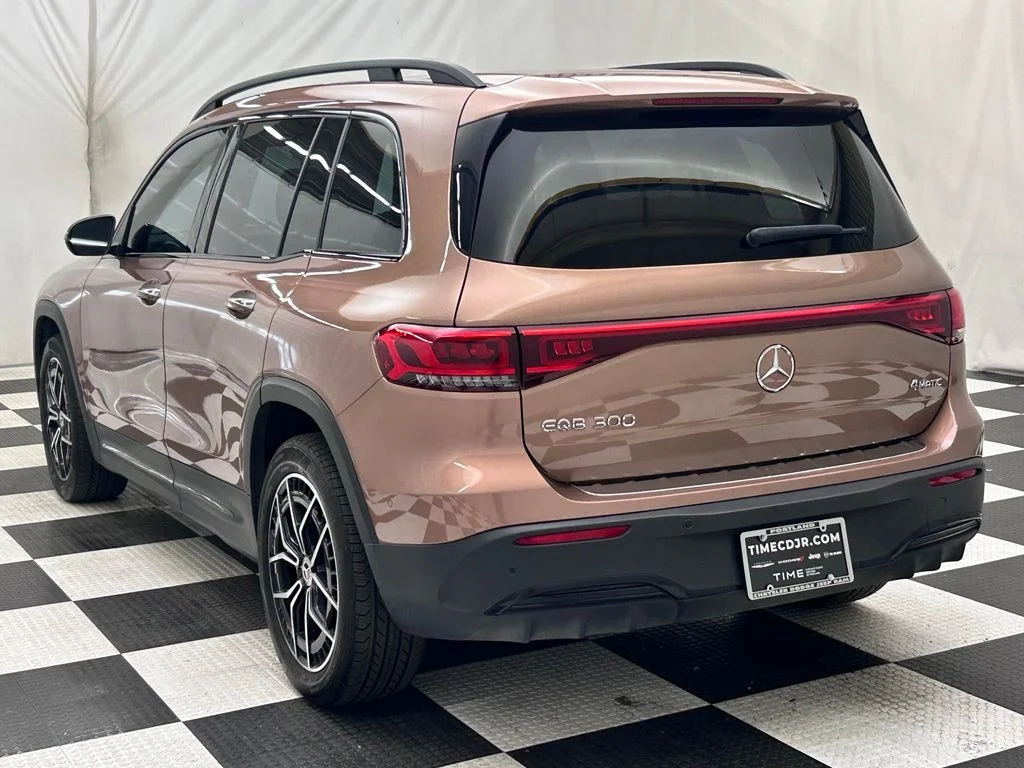 Used 2023 Gold Mercedes-Benz 300 image 5