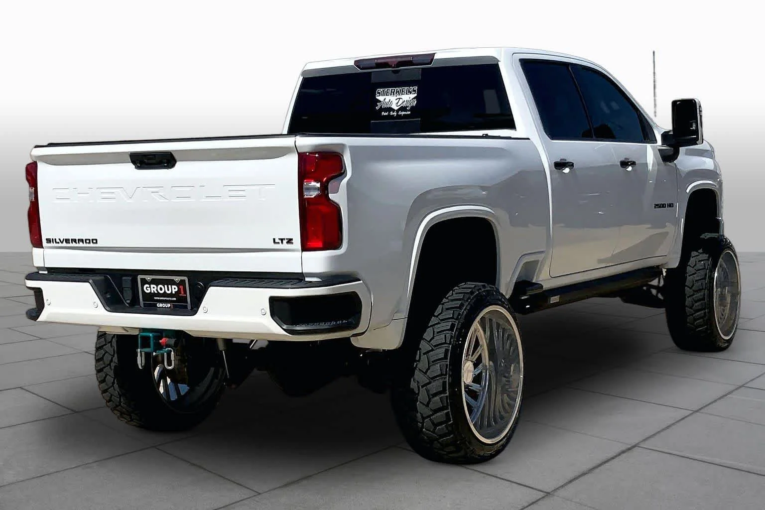 Used 2022 Summit White Chevrolet LTZ image 13