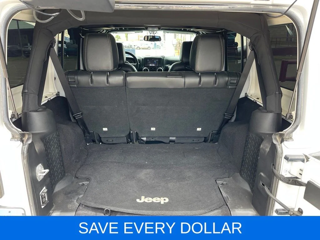 Used 2016 White Jeep Unlimited Rubicon image 6